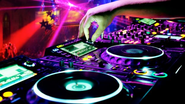 DJ