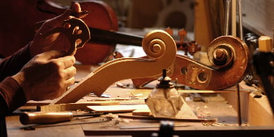 Luthier