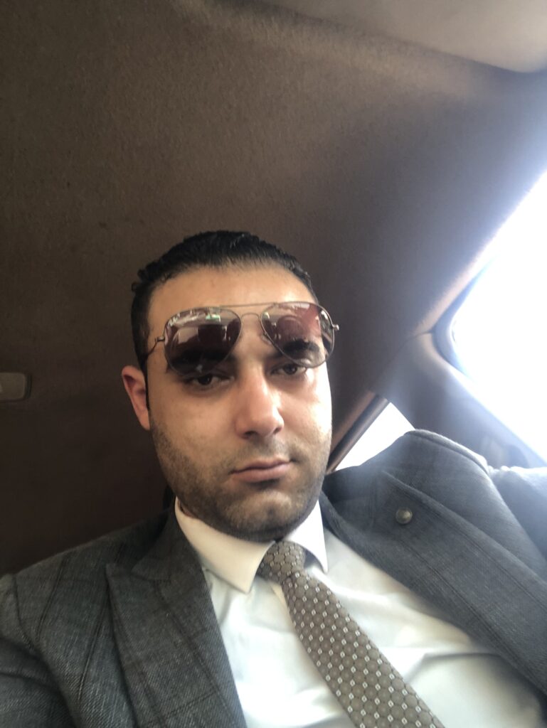 تقديم جميع الاستشارات القانونيه بالإضافه إلى كتابه جميع أنواع العقود فى إطار قانونى صحيح يضعن حق العميل  - portfolio - 1