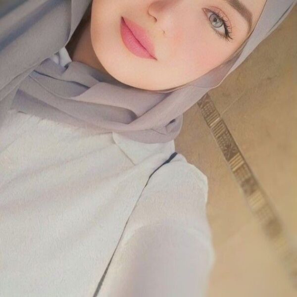 Zireg  Hanifa 