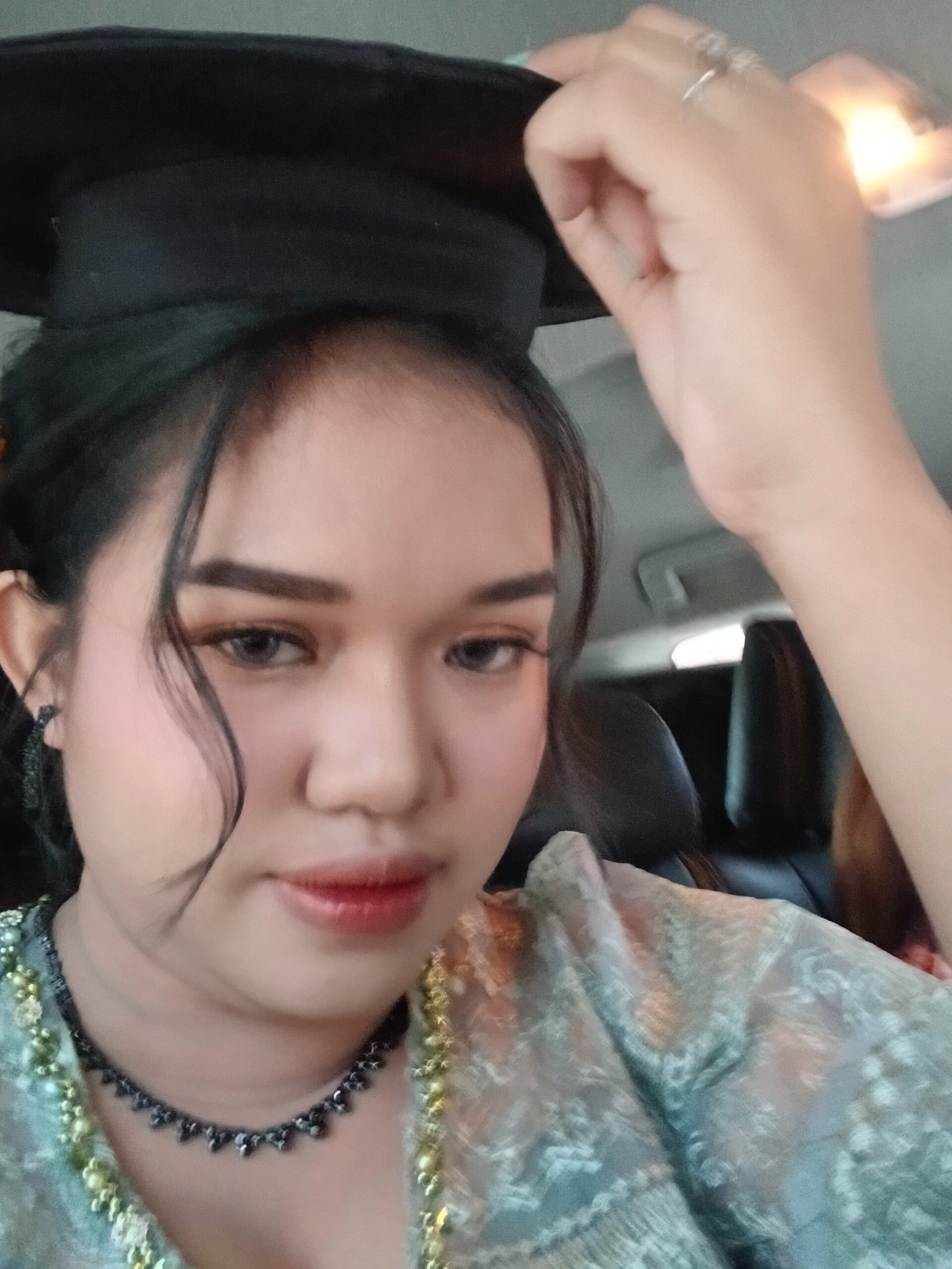 Giselle Vaulin sari hutagaol