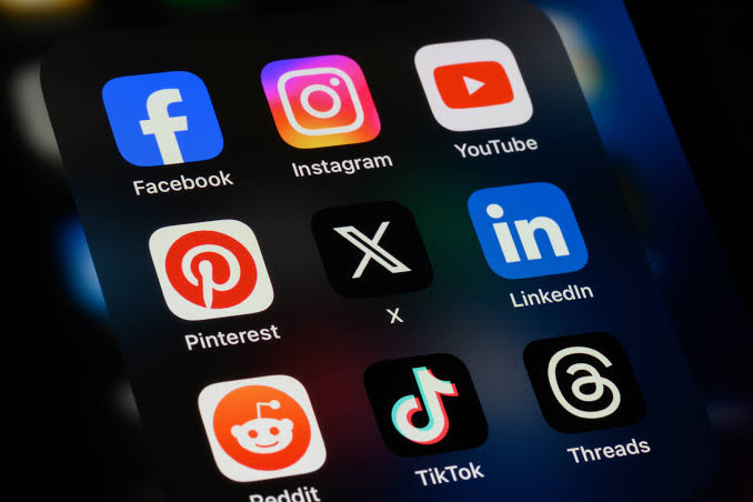 I can help you with anything related to social media - portfolio - 0