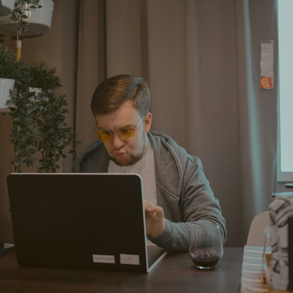 Online Money Jobs: Your Complete Guide to Earning Income from Home Online Money Jobs: Your Complete Guide to Earning Income from Home