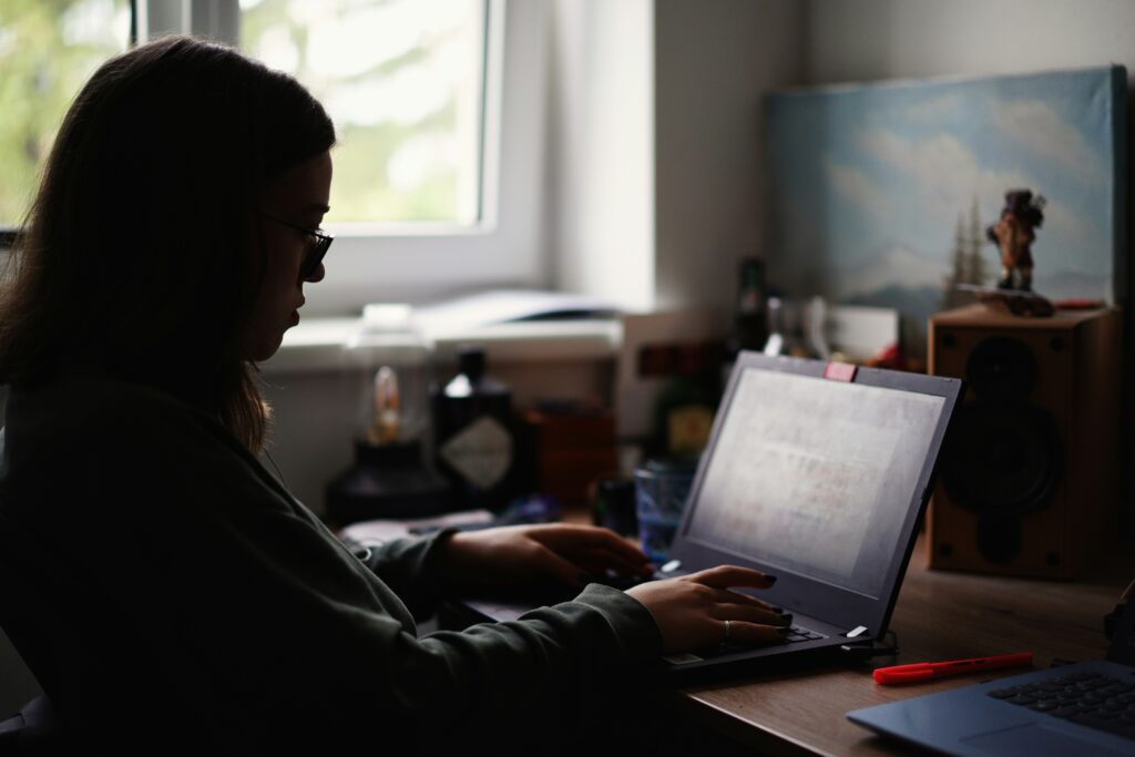How to Future-Proof Your Freelance Career Against AI: From Virtual Assistant to High-Value Specialist