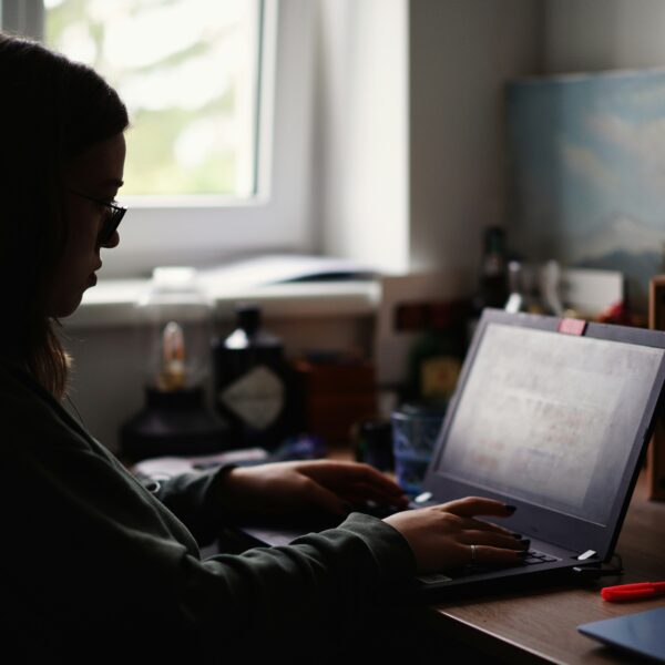 How to Future-Proof Your Freelance Career Against AI: From Virtual Assistant to High-Value Specialist How to Future-Proof Your Freelance Career Against AI: From Virtual Assistant to High-Value Specialist