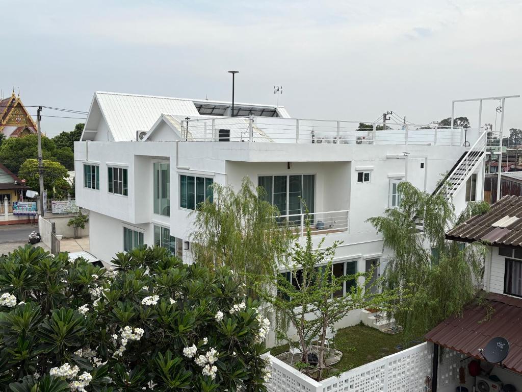 Klong Muang Homestay fournit des services prioritaires de télévision, d’Internet et de télécommunications. - portfolio - 1