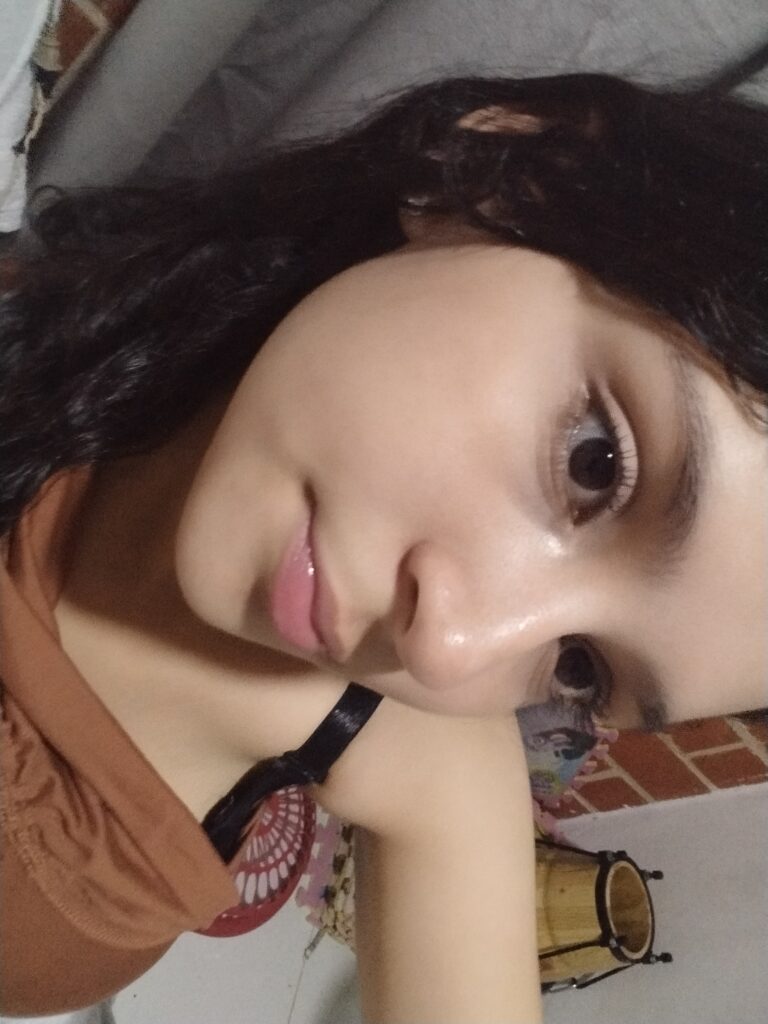Kenia Ríos - الغلاف
