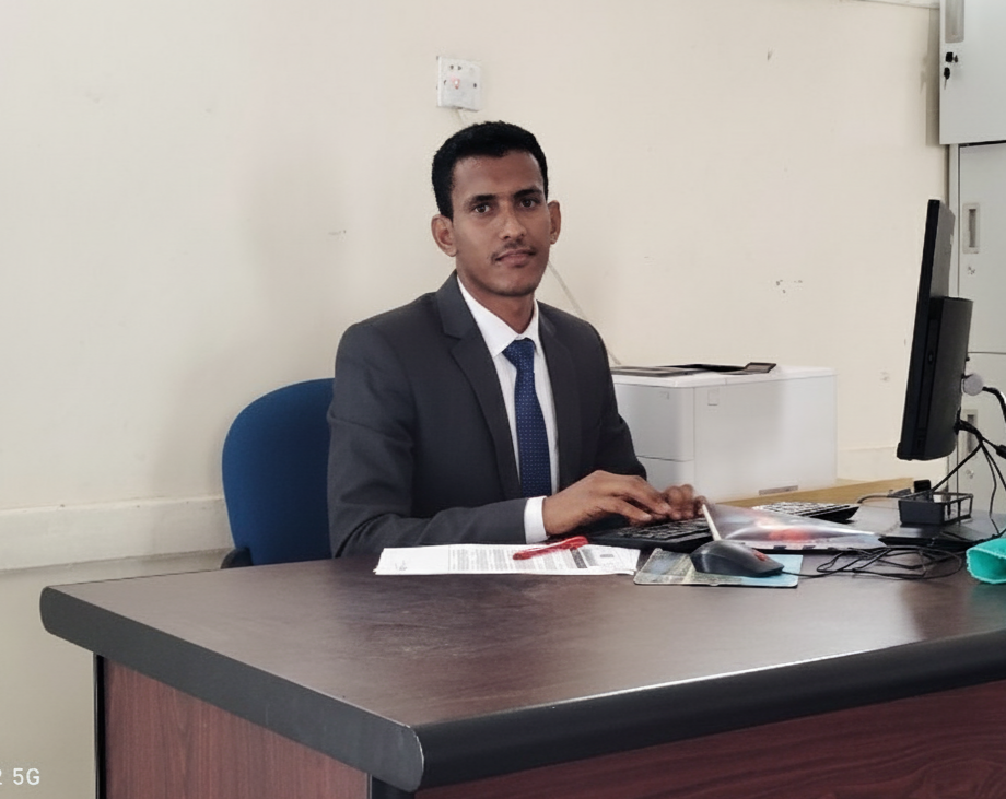 عبد الرحمن حسان محمد الشميري
...