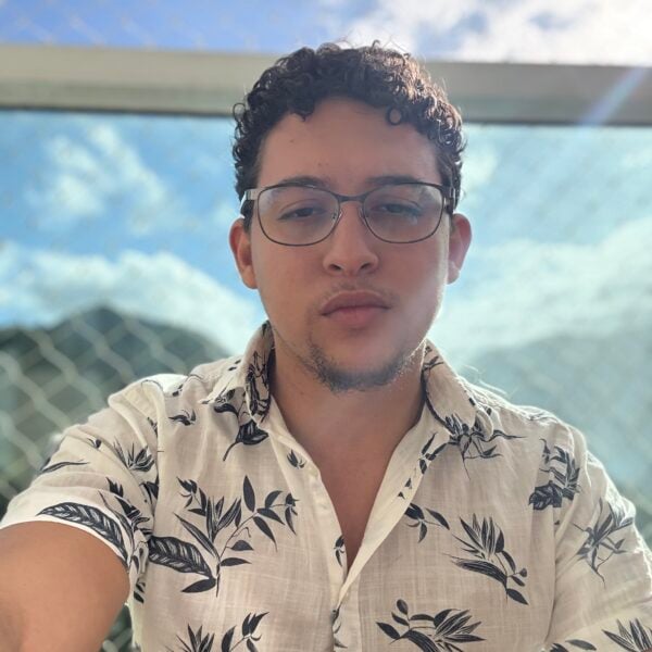 Yan Lobato