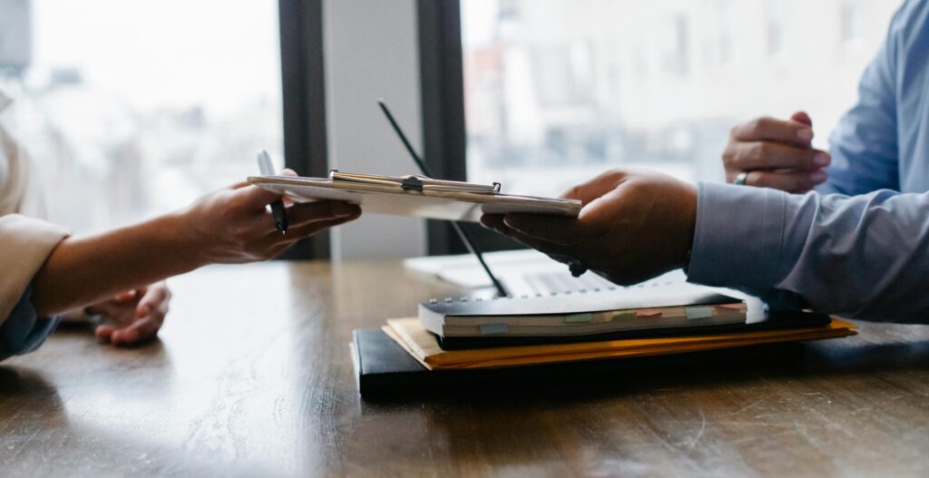 ترجمة دقيقة وطلاقة من الفرنسية إلى الإنجليزية ومن الإنجليزية إلى الفرنسية. - portfolio - 0