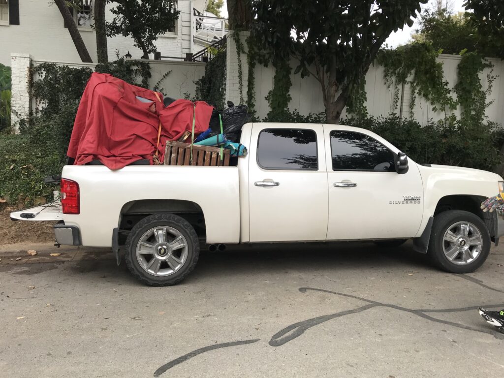 Davis Hauling Junk Removal - الغلاف