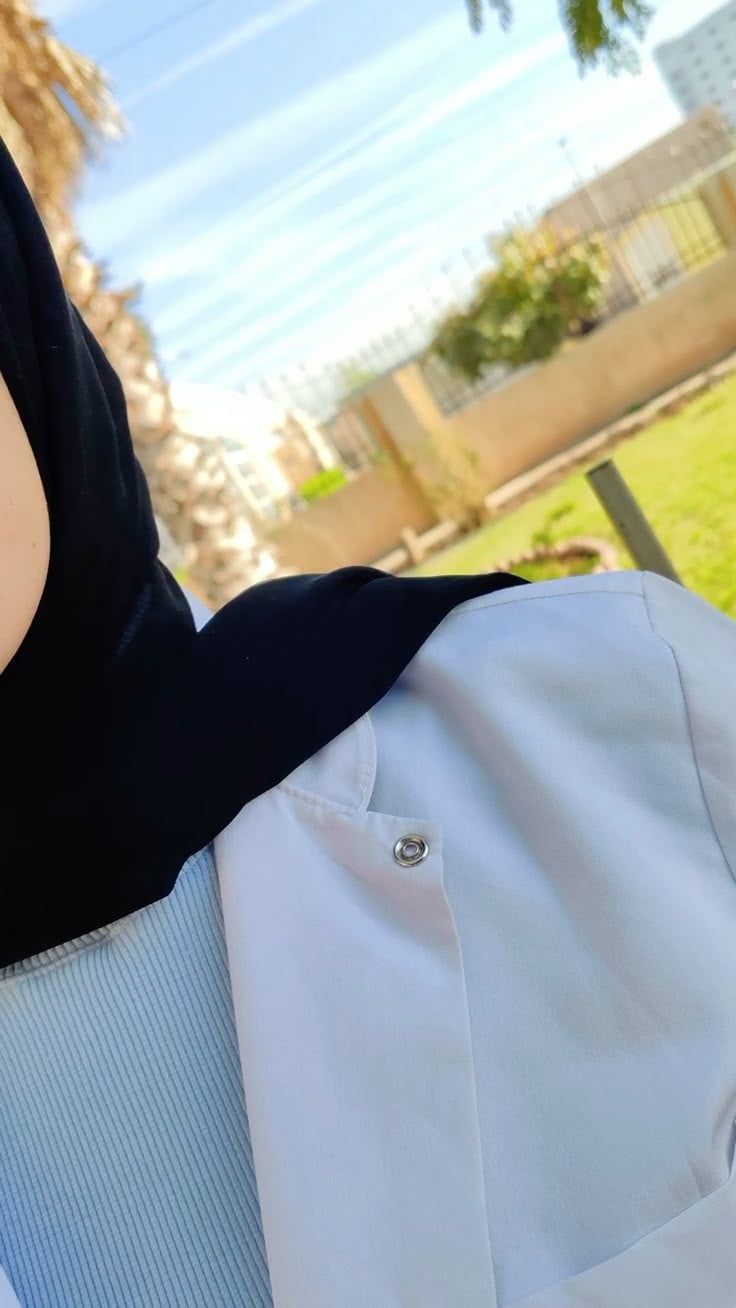 Zineb Ouledahmed - cover