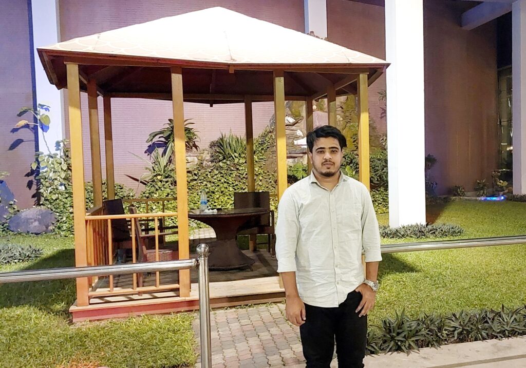 Md Mostafa Kamal - الغلاف