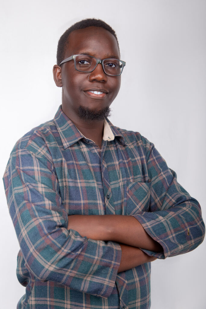Adrian Kirabira - الغلاف