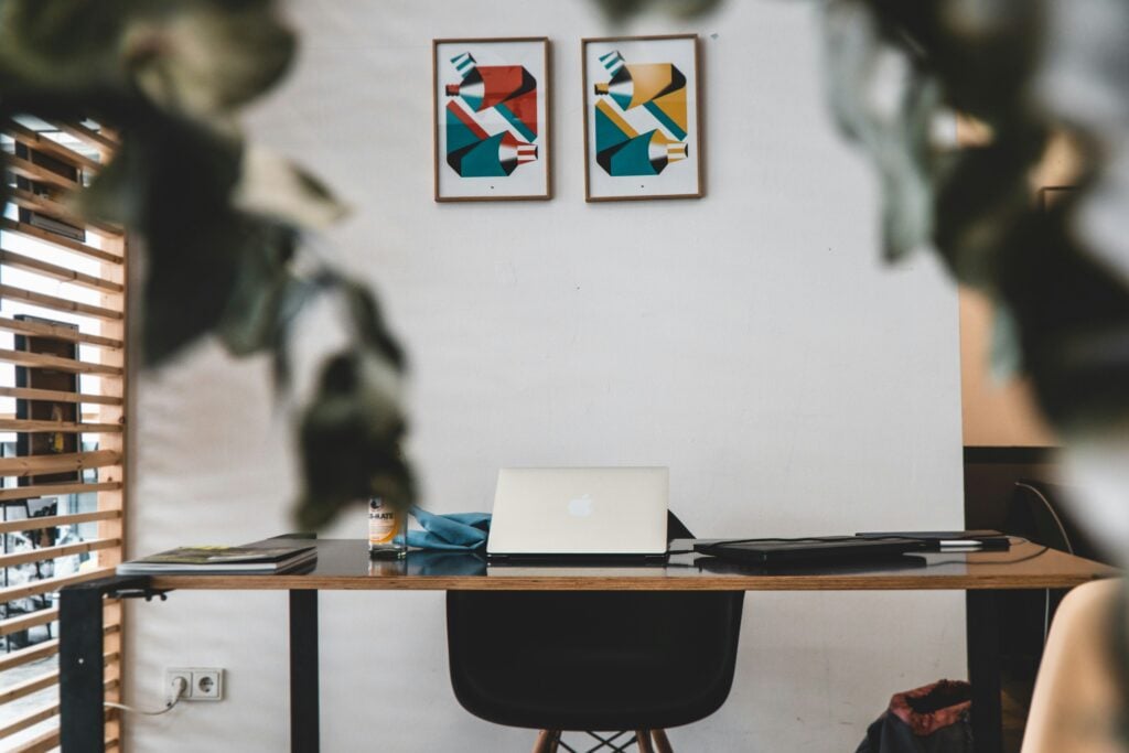 Voice-Over Freelancing: The Complete Equipment, Rate & Platform Guide in 2026