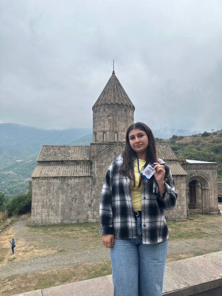 Je peux être guide touristique en Arménie, traduire en russe ou en anglais.  - portfolio - 0