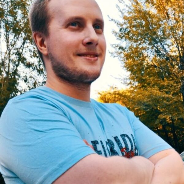 Nik Romanov 