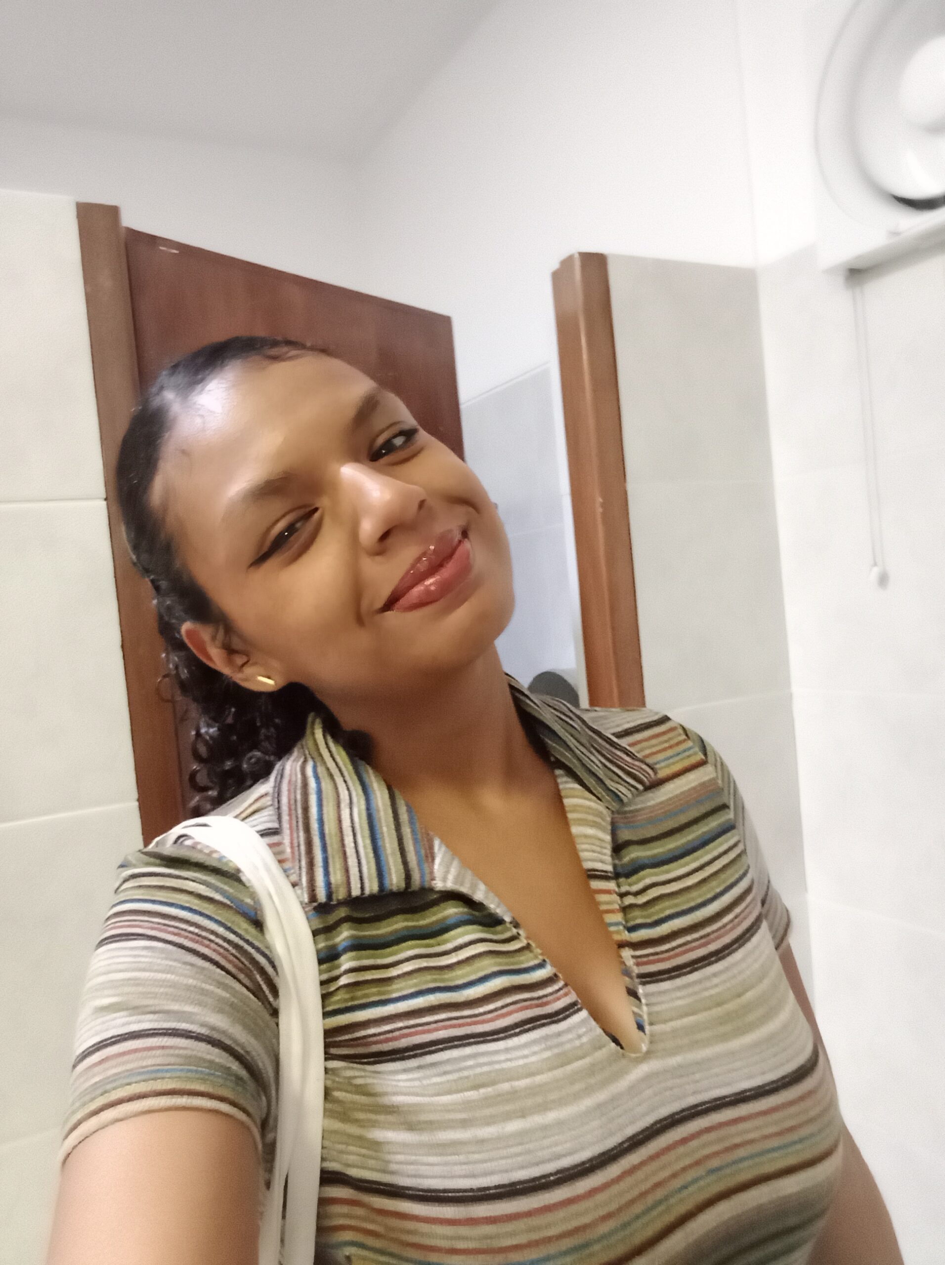 Ambar Almeida - cover
