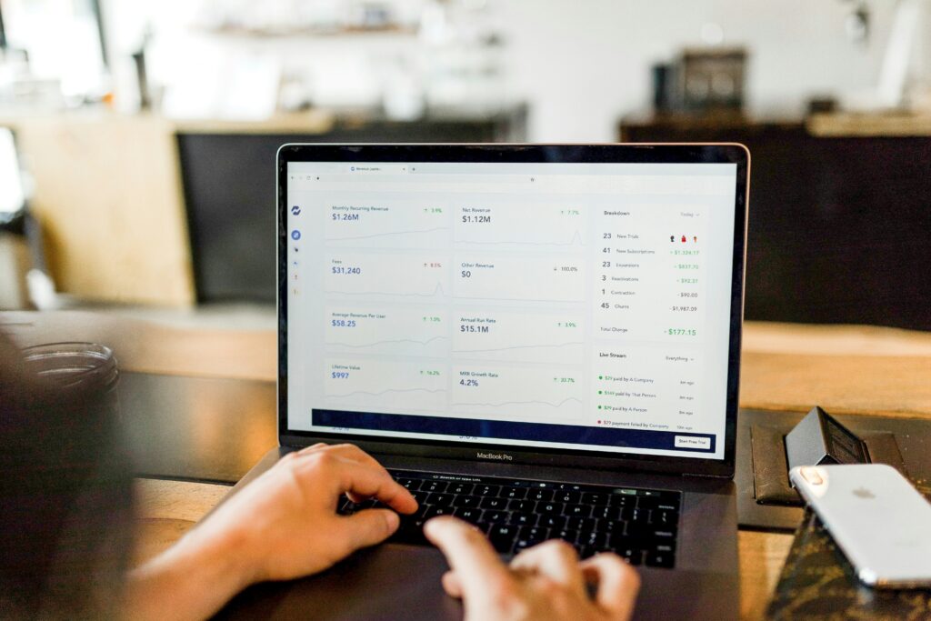 Fashion Tech Freelancing: Pattern Makers, Technical Designers & CAD Specialists 2026