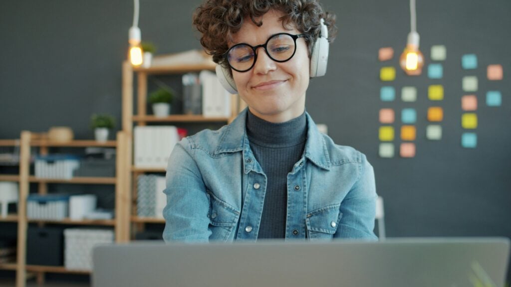 Real Stories: 100 Freelancers Who Left Fiverr/Upwork in 2026 (Earnings Before/After)