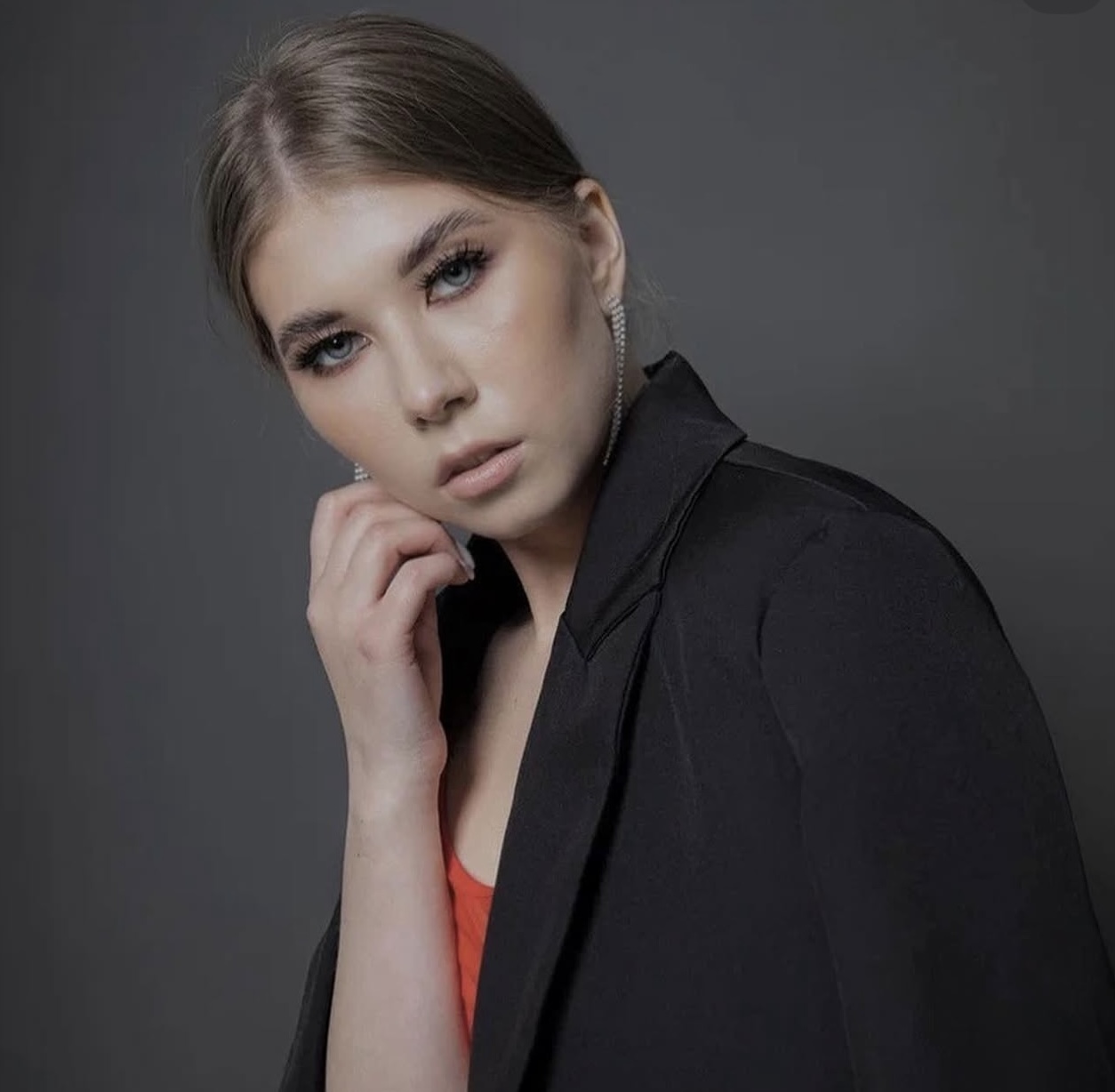 Anna Moiseeva  - cover