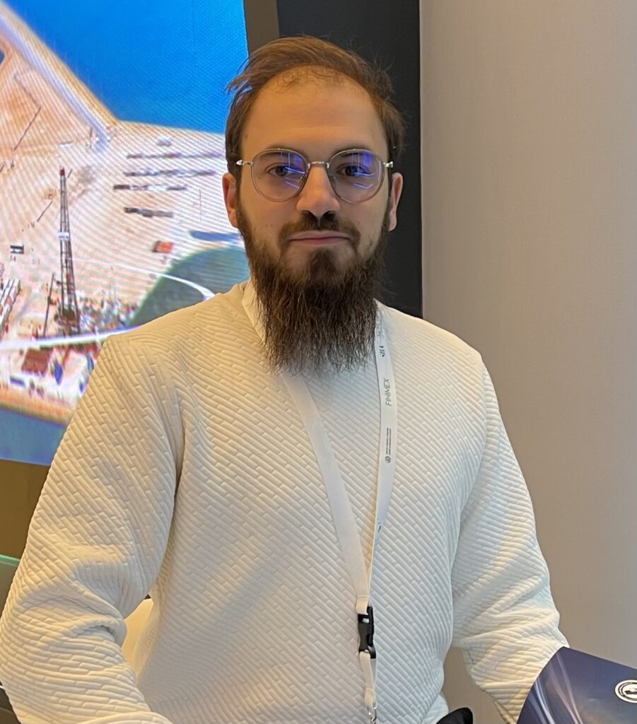 اختيار المسار الوظيفي ، اختيار التخصص الجامعي المناسب بكالوريوس او ماجستير ، التطور والتقدم الوظيفي ، البحث عن عمل ، كتابة سيرة ذاتية احترافية ، التدي - portfolio - 1