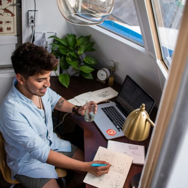 What Is a Freelance Marketplace? The Definitive Guide to How Freelance Platforms Work