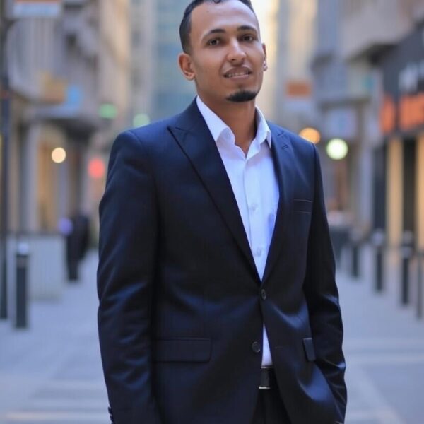 هشام عنان