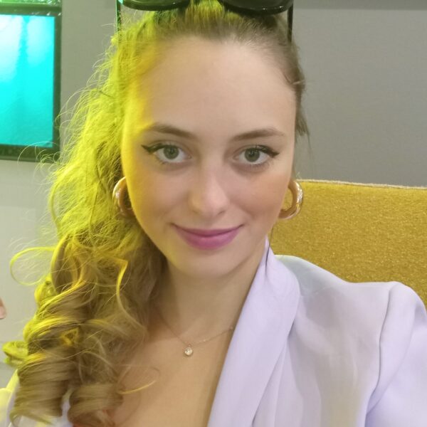 Angela  Tomasini 