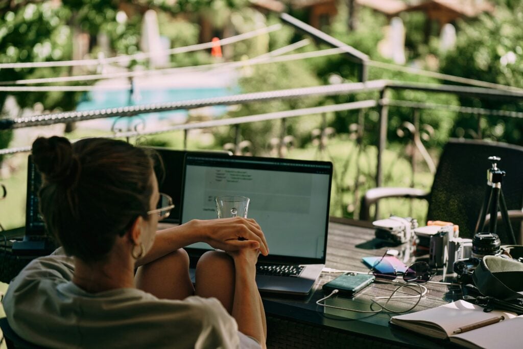 Freelancing in Sri Lanka 2026: Taxes, Registration, the Digital Nomad Visa & Remote Work Laws