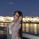 أستاذة لتلاميذ مستوى  الابتدائي 