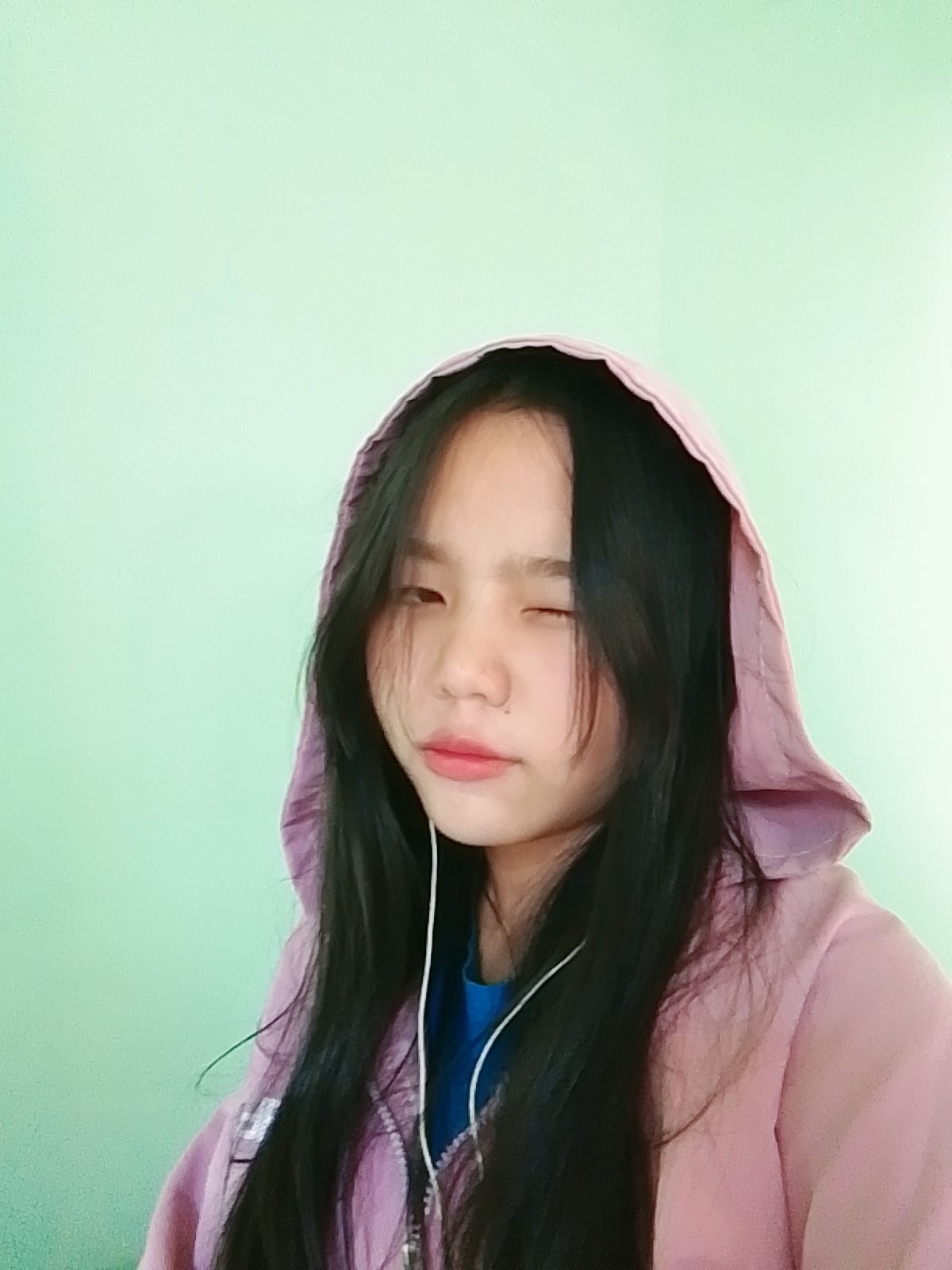 Hnin Yee