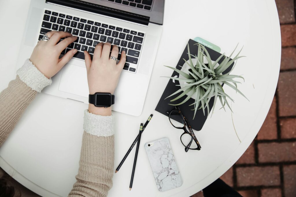 FreshBooks vs QuickBooks vs Wave vs Bonsai — True Cost Comparison for Freelancers