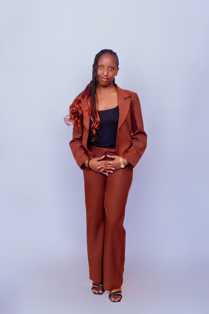 NELLY AURORE MUKUNDWA TETA - الغلاف