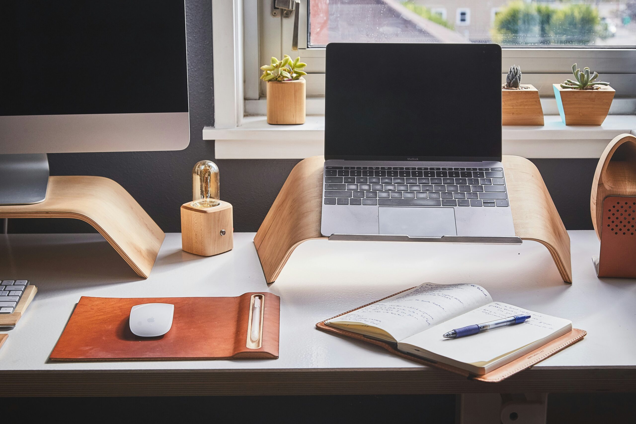 How To Hire A Freelance Cfo : Financial Advisor For Your Business
