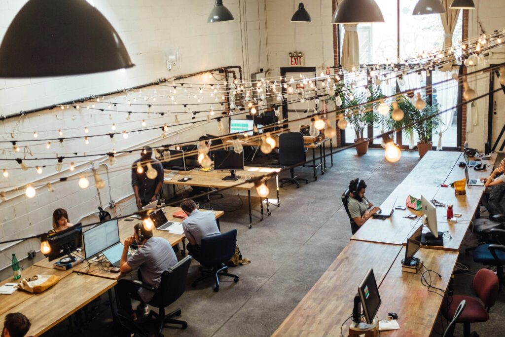 How to Manage a Remote Freelance Team Across 5 Time Zones