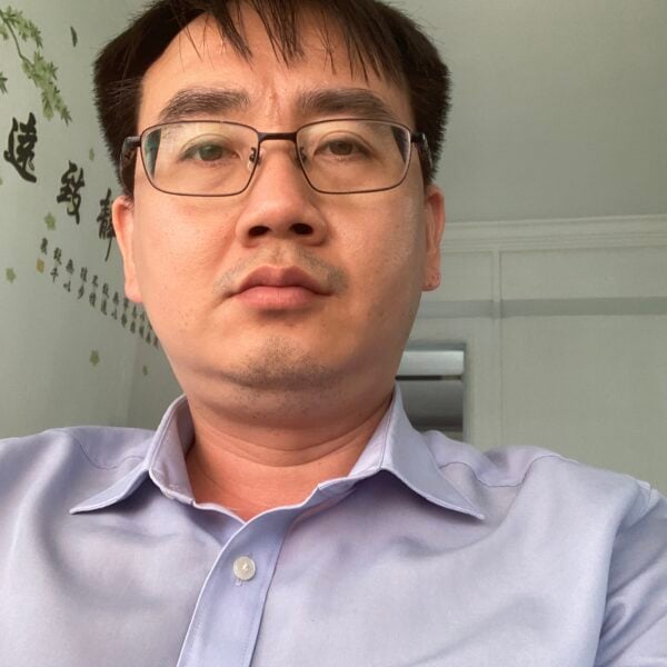 Zilong Kuang