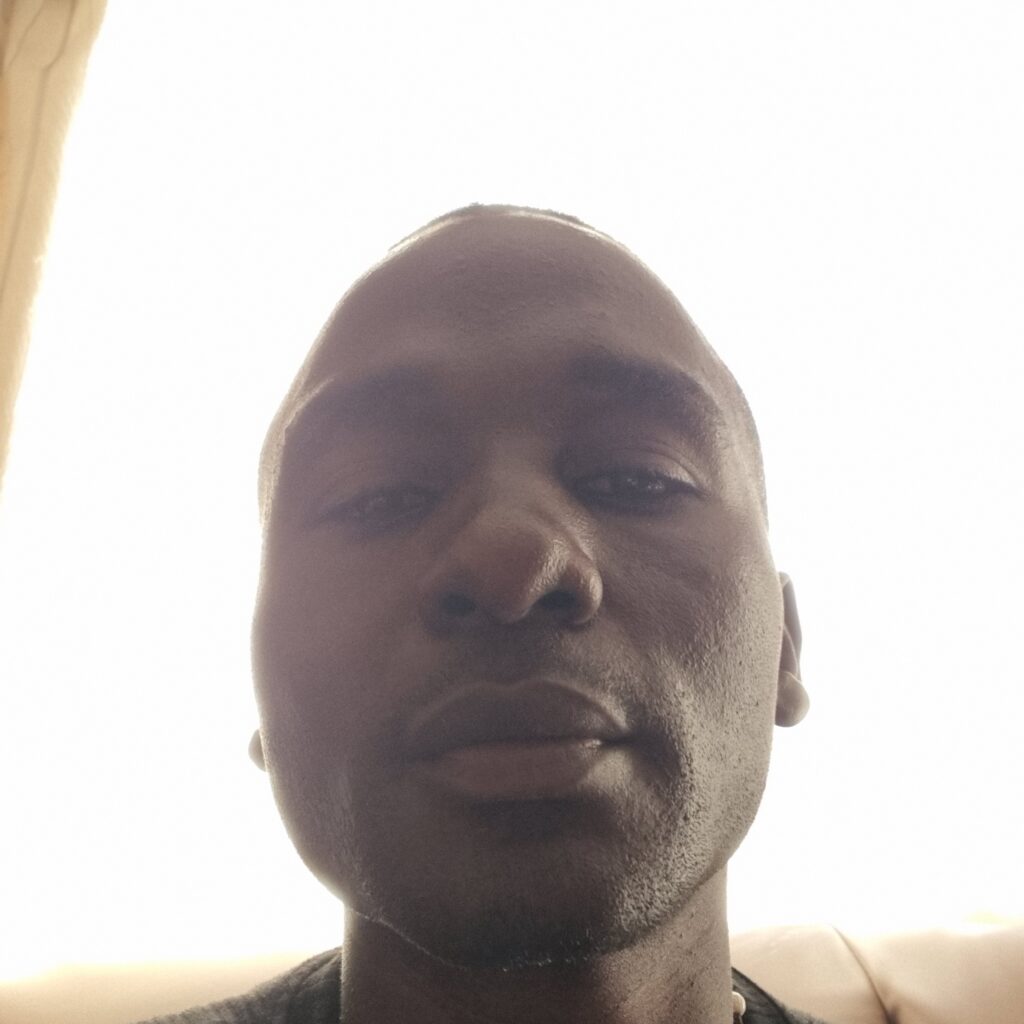 Moses Lubowa - الغلاف