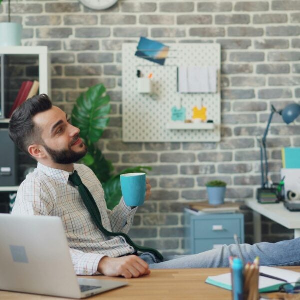 Agency vs Freelancer Cost Comparison – Client enters project scope → sees cost difference Agency vs Freelancer Cost Comparison – Client enters project scope → sees cost difference
