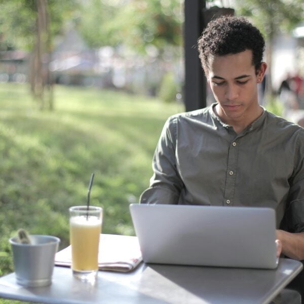 Building a Referral Network as a Freelancer – Systematic Word-of-Mouth Building a Referral Network as a Freelancer – Systematic Word-of-Mouth