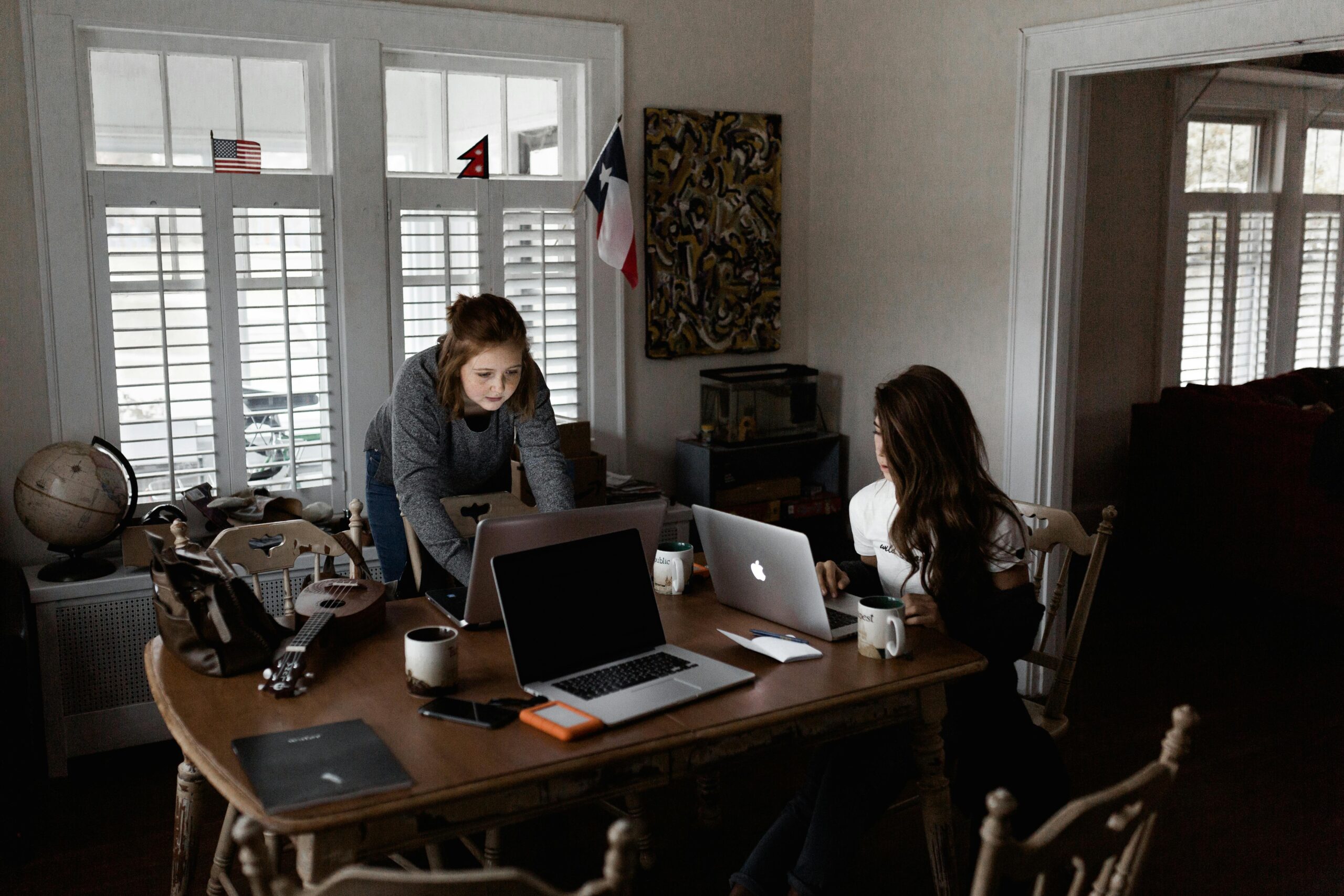 Client Portal Tools For Freelancers — Where To Share Files, Updates And Invoices