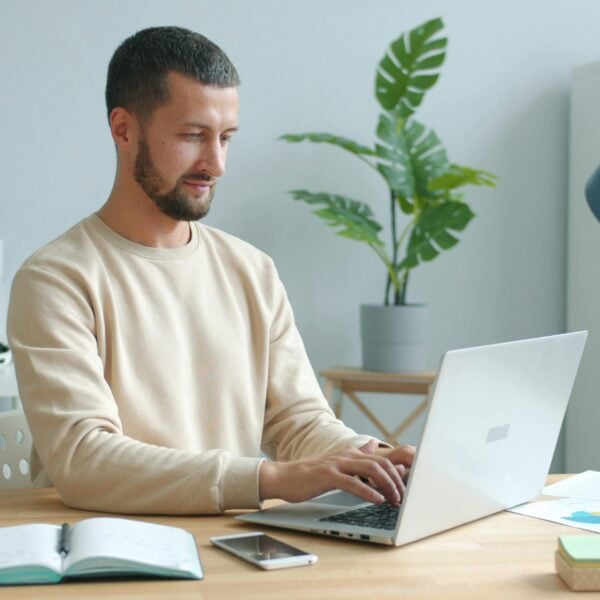 E-Signature Tools for Freelancers — Free vs Paid, Which Holds Up Legally in 40 Countries E-Signature Tools for Freelancers — Free vs Paid, Which Holds Up Legally in 40 Countries