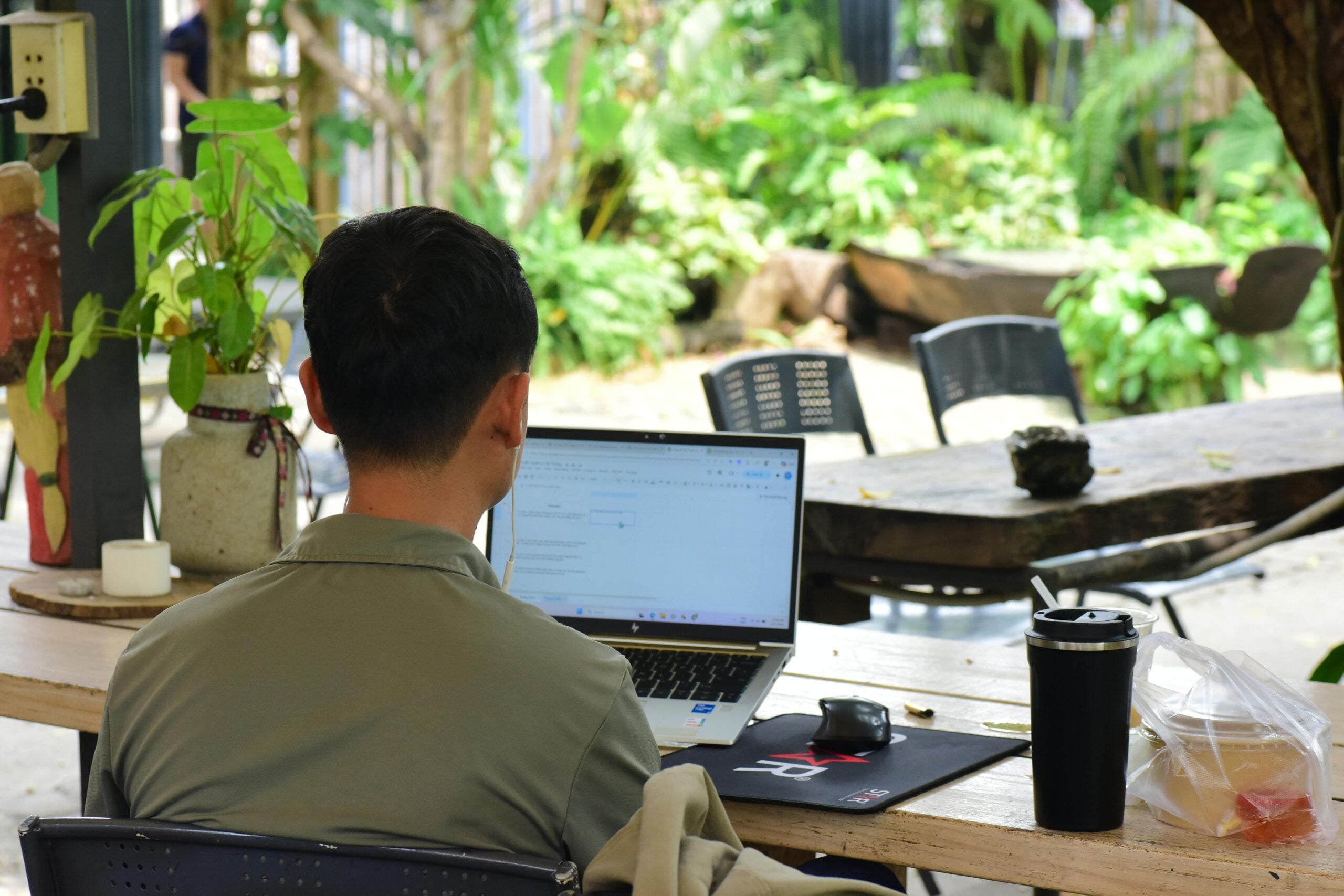 The Freelancer's Guide To Building A Personal Brand From Scratch In 2026