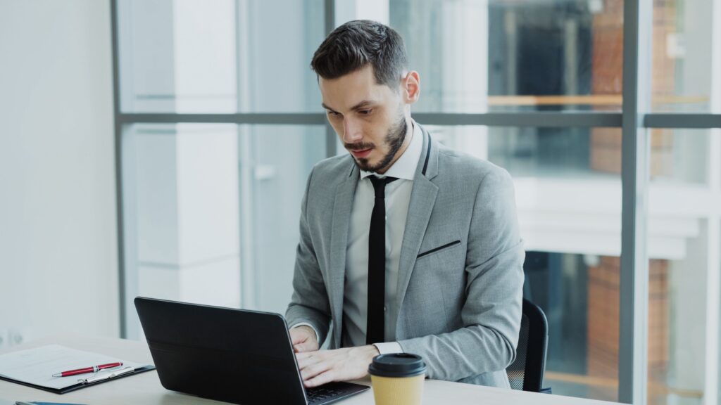 How to hire a freelance SEO specialist: vetting and rate guide