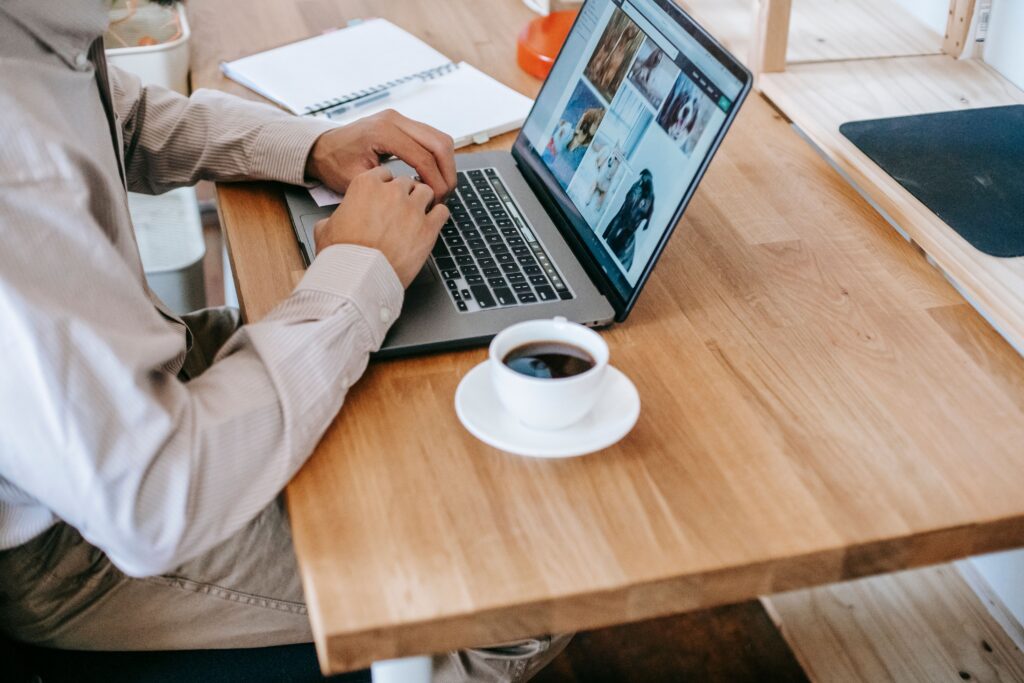 How to hire a freelance social media manager: 2026 guide