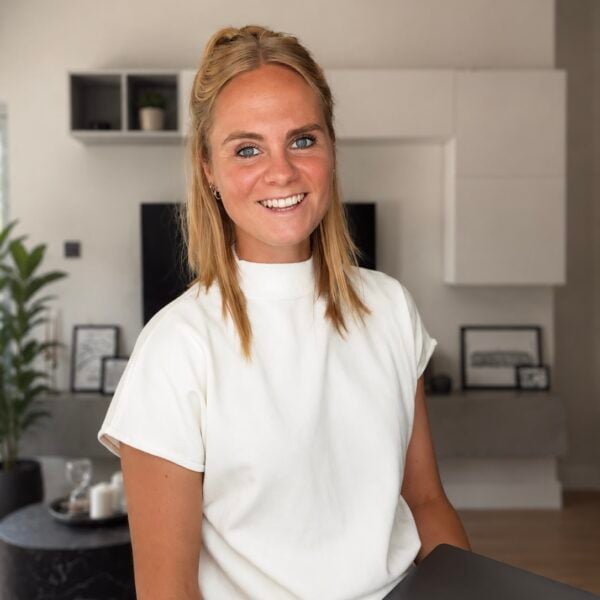 Esmée van den Barselaar