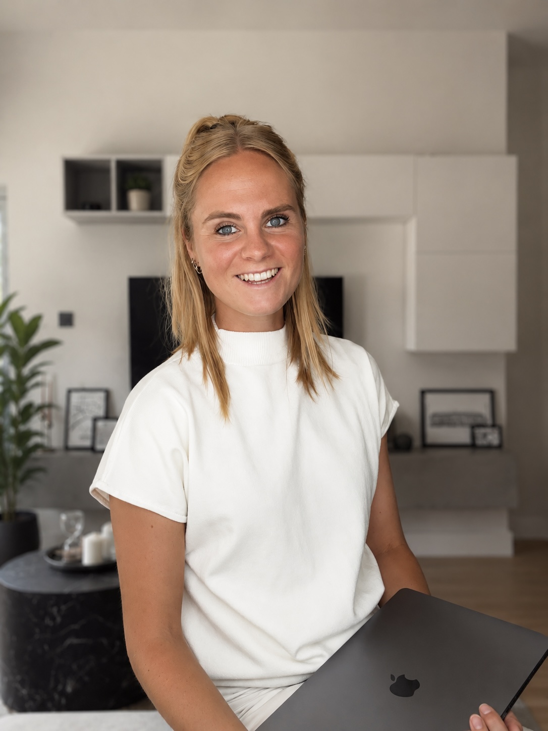 Esmée van den Barselaar