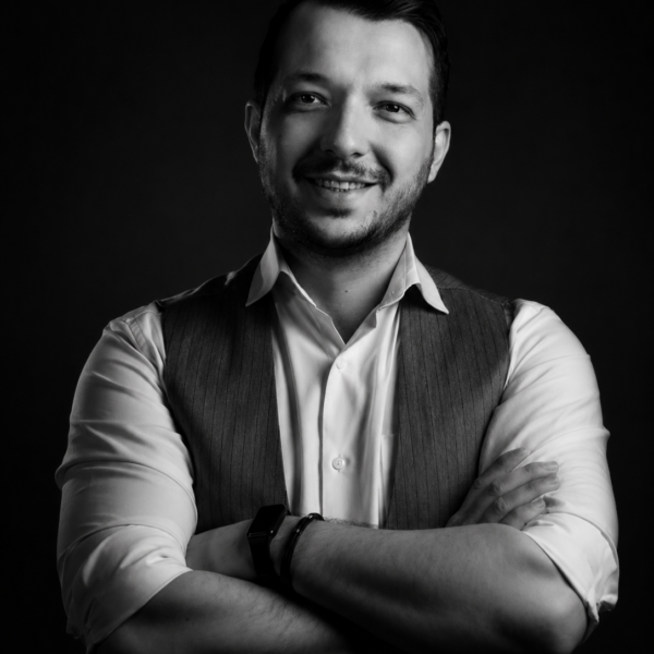 morteza Akmali