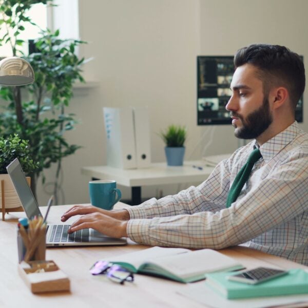 Freelance sustainability consultant: the complete 2026 guide to ESG project work
