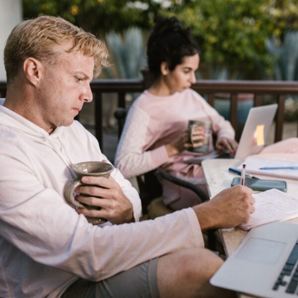 Freelancing vs blogging vs YouTube: comparing three paths to online income Freelancing vs blogging vs YouTube: comparing three paths to online income
